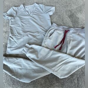 Figs Light Gray Scrub Set with Burgundy Drawstring